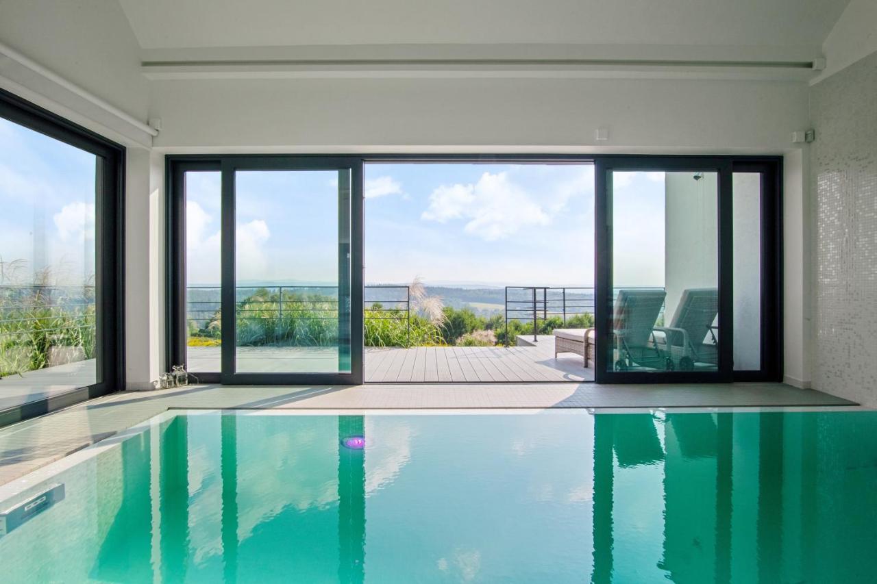 Bukow Villa Relax With Swimming Pool And Mountain View מראה חיצוני תמונה